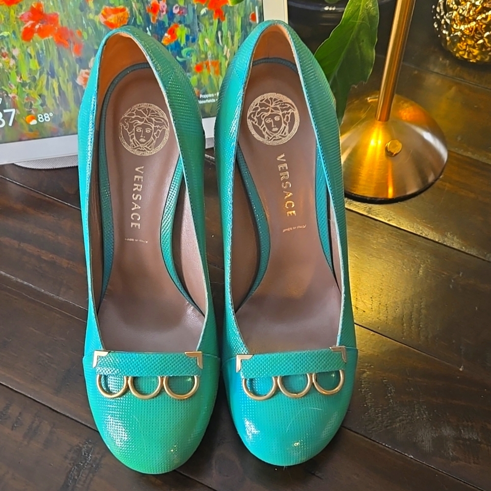 Versace heels. 38.5